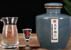 坤沙酱香酒多少钱一瓶，酿造工艺有什么区别？