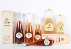 从古老酒瓶收藏图片大全中，看到许多精美的包装，老酒也非常不错