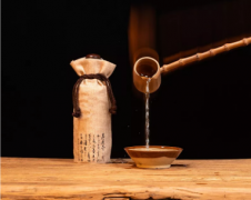 茅台镇哪个酒厂的酒性价比高？多样选择，酒性价比因厂而异
