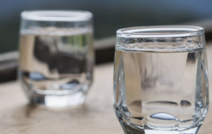 蛋清加白酒能治牙疼吗 蛋清加白酒的风险和注意事项