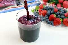 蓝莓泡酒方法是怎么样的，蓝莓泡白酒去皮吗