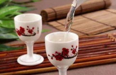 酱香型白酒苦味的成因 调控酱香型白酒苦味的方法